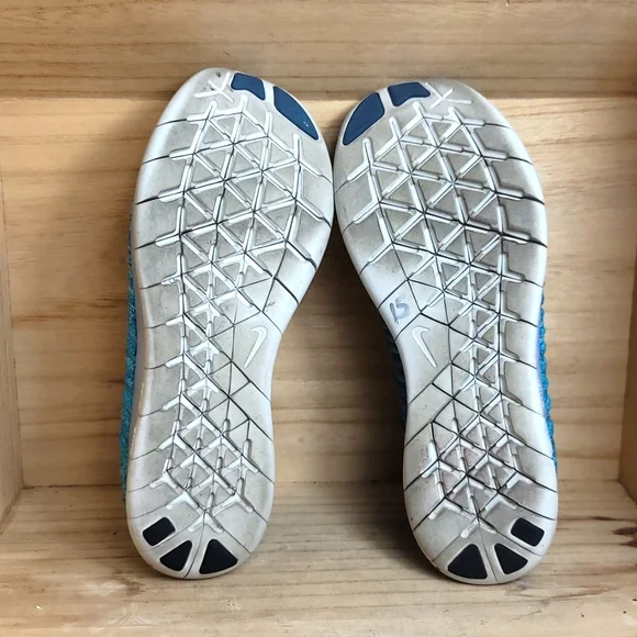 Nike Free RN Flyknit Women's 6 Running Shoes 831070-404 Blue White Ocean Fog - Picture 9 of 10